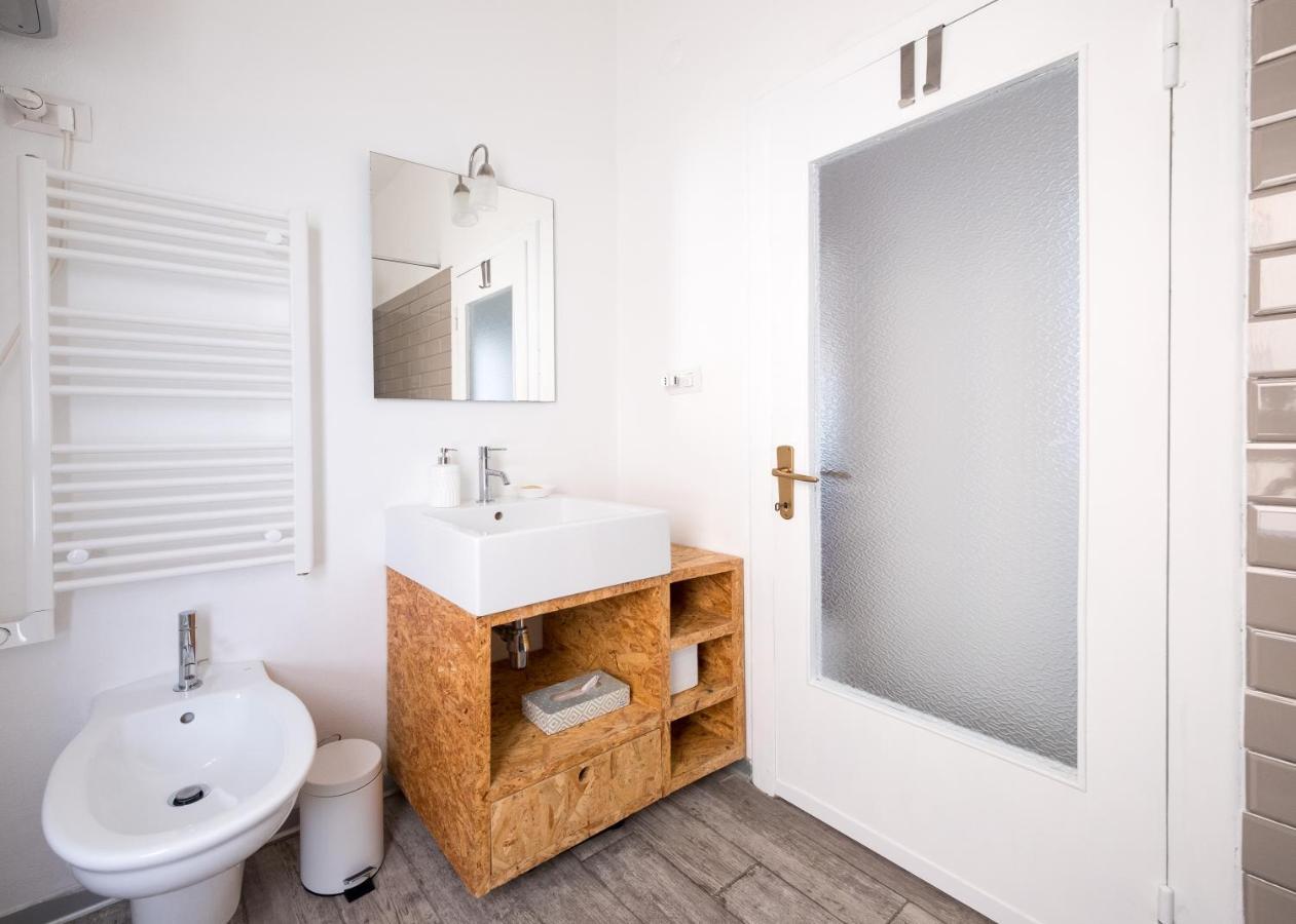 Domus Deiana Apartment Cagliari Bagian luar foto