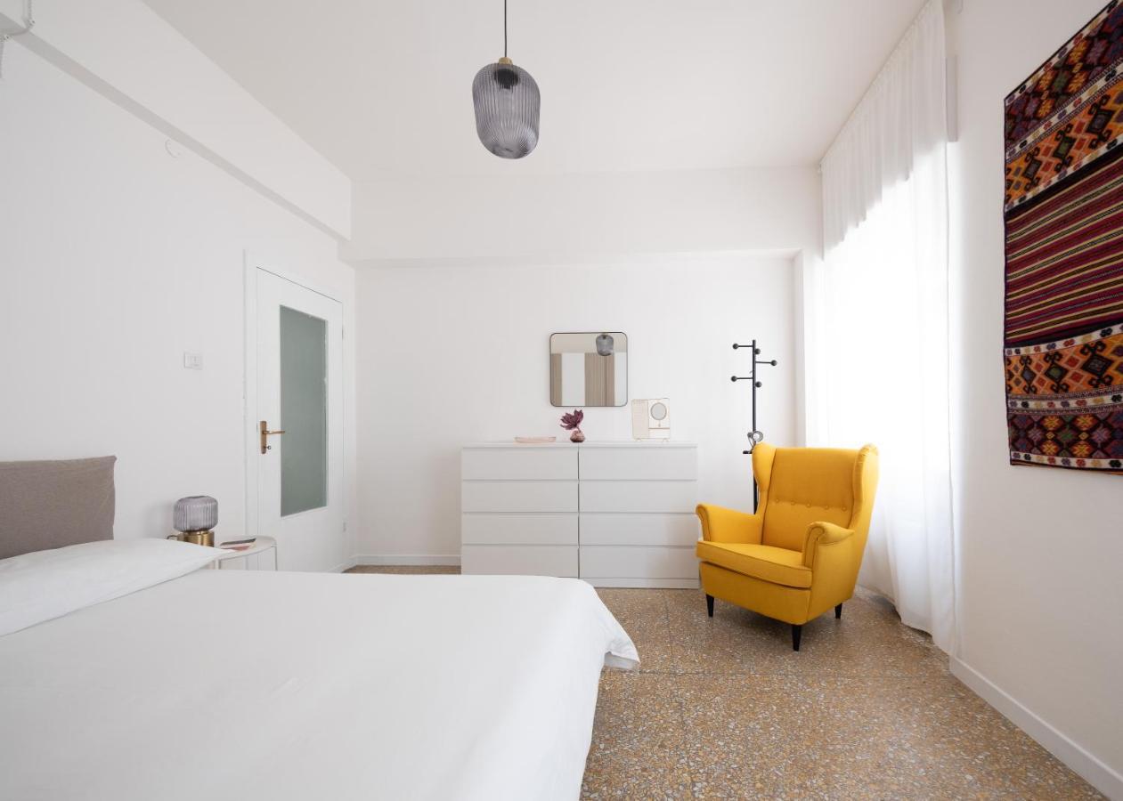 Domus Deiana Apartment Cagliari Bagian luar foto